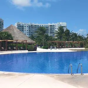 Beachfront Apartamento Cancún